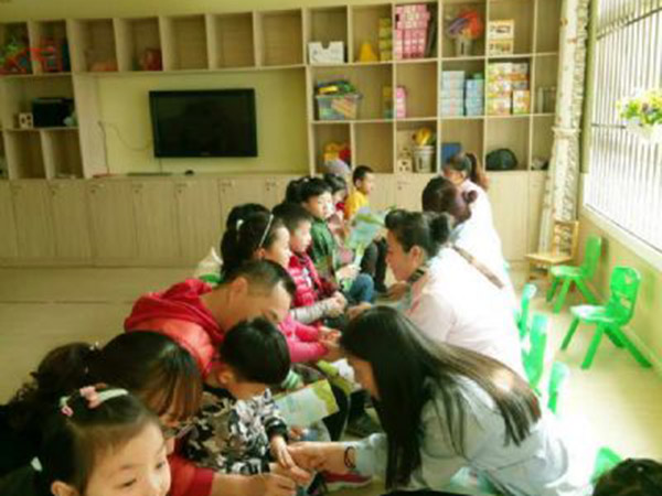 优秀学员幼儿园义诊